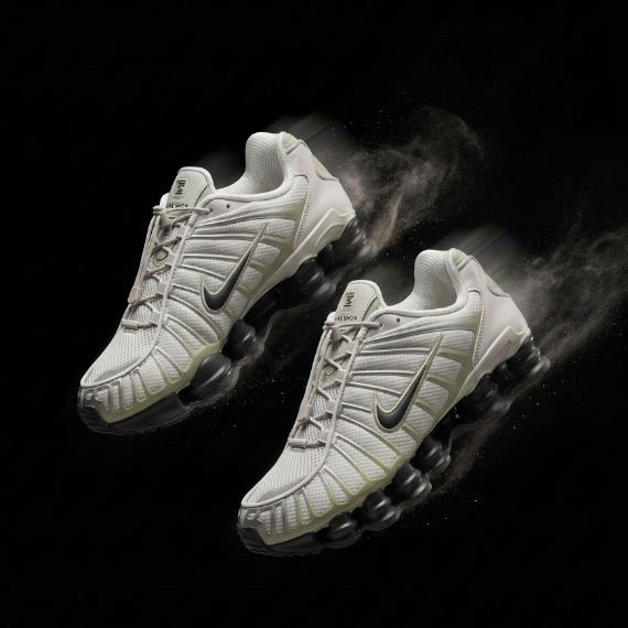 Nike Shox TL patike sa prepoznatljivim Shox kolonama